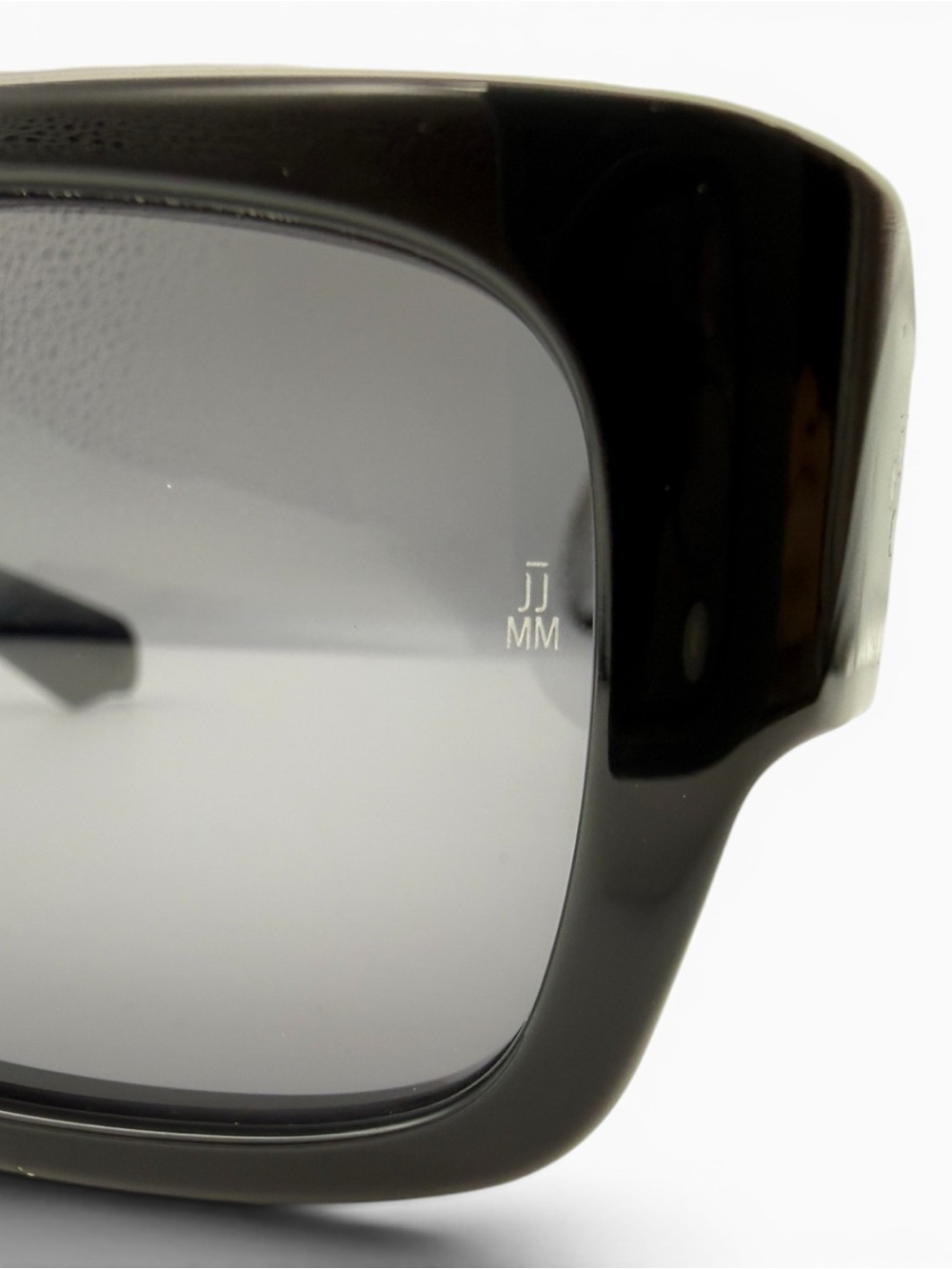 Jacquemus Black Square Acetate Sunglasses with Silver Detailing - Picture 3 of 9